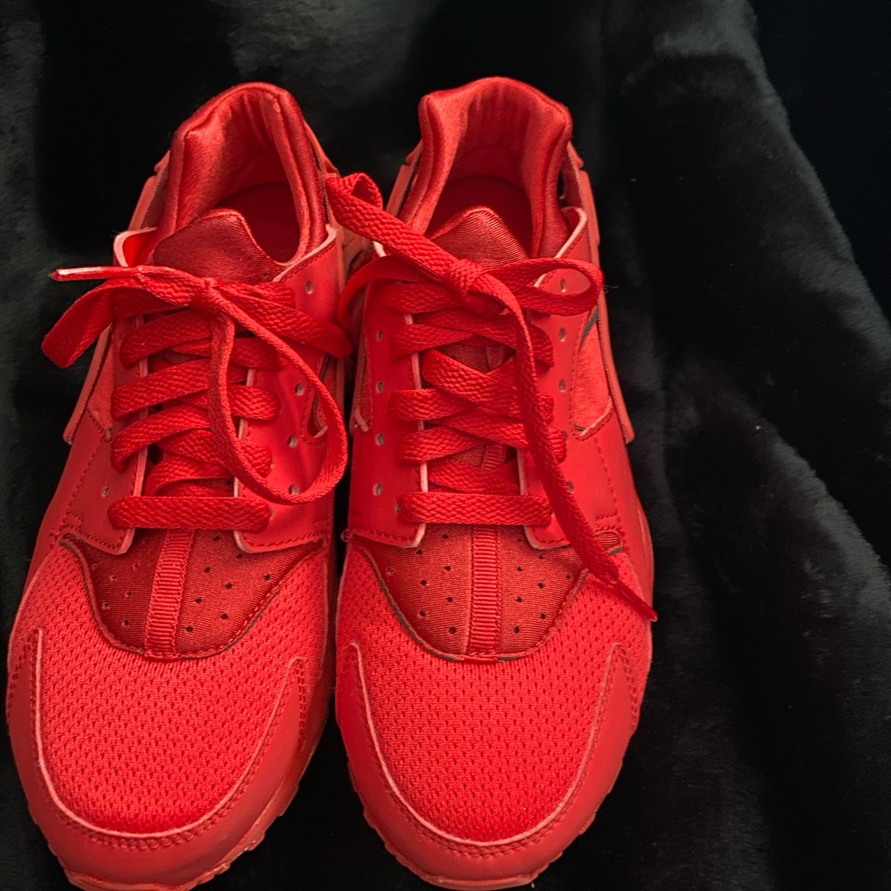 Nike Huarache Shoes like new
